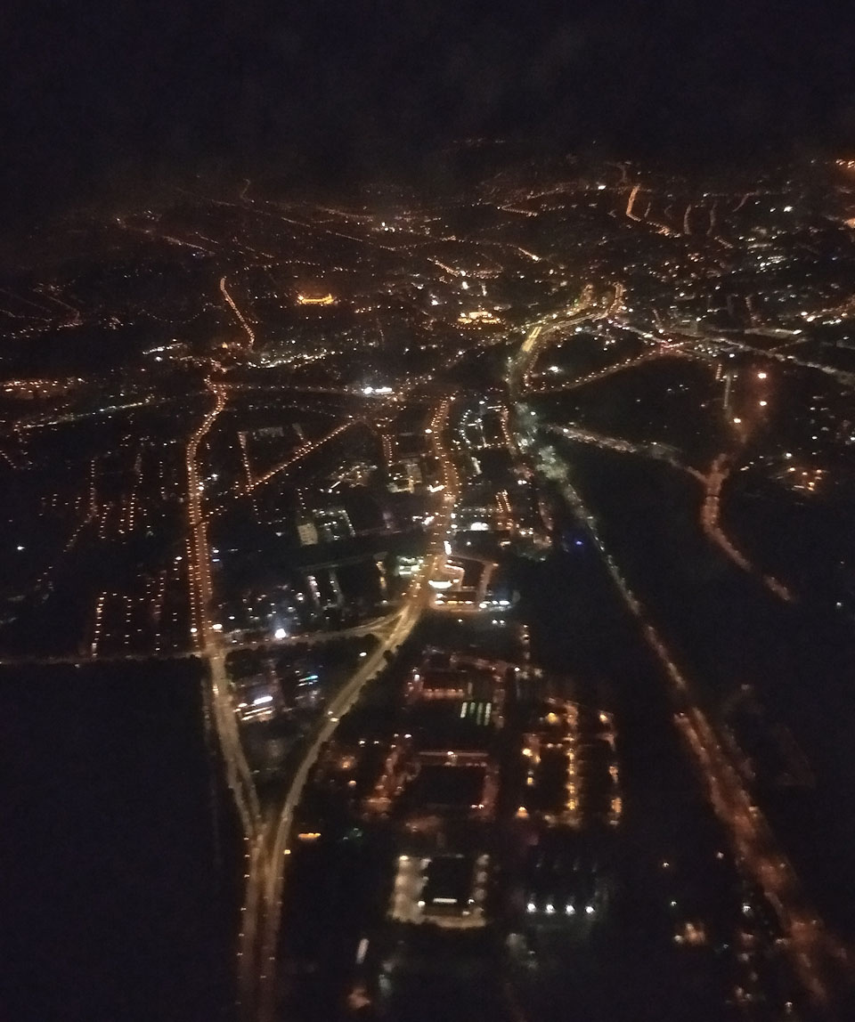 Ve středu večer jsem se vznesl na palubě Boeingu 737 z brněnského letiště. Přímá linka do Girony už pár let nelétá, tedy musím s Rynairem přes Londýn. Na shledanou, Brno!