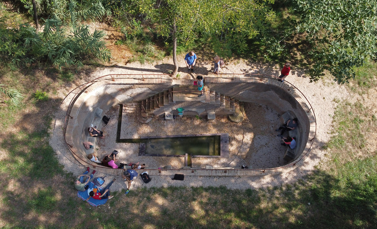 Cíl společné části výletu byl pramen v zahradách rodiny Can Mòritz, po léta opuštěný a nedávno zrestaurovaný na obecní náklady.