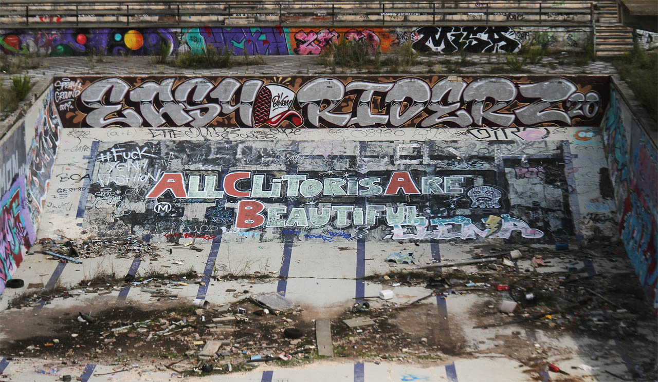 Mimo jiné jsem se tu dozvěděl <a href="/Tema/Opuštěné koupaliště v Rubí">katalánskou verzi známé zkratky ACAB</a>.