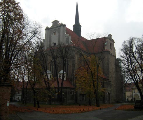 Jeden ze dvou chrámů v Kamienci Ząbkowickim.