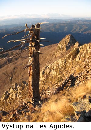 Výstup na Les Agudes.