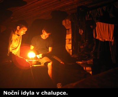 Kolínka se špekem, šašličným kečupem a sýrem.