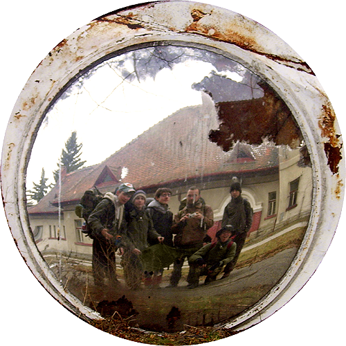Zrcadlo ve Vrbovcích a nás šest statečných.