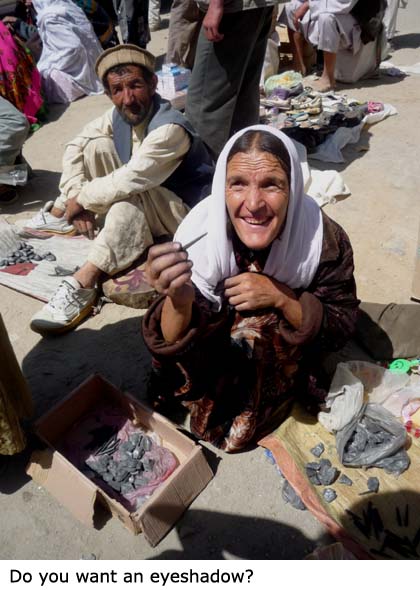 Je libo oční stíny?