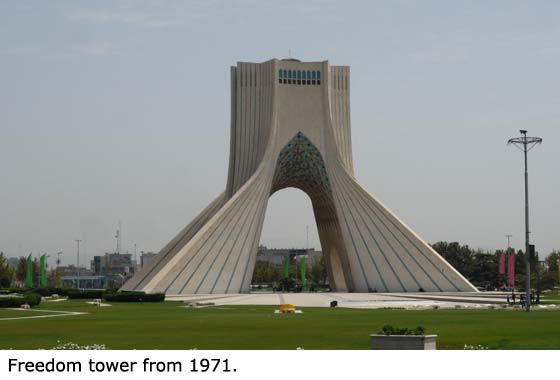 Věž svobody z roku 1971.