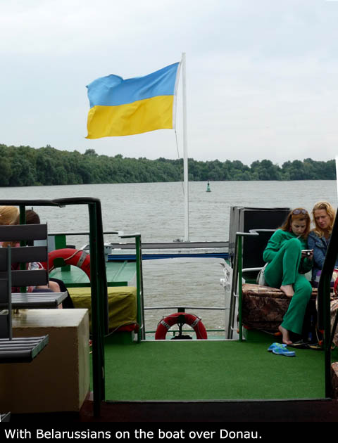 S Běloruskami na lodi přes Dunaj.