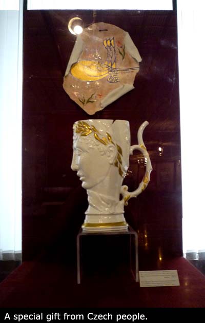 Zvláštní dar od Českého lidu.