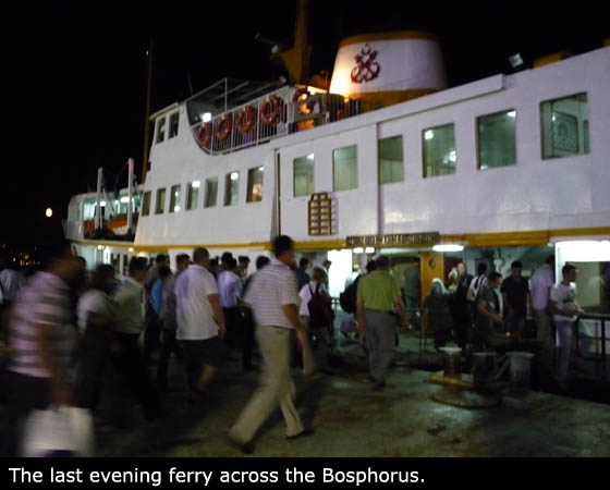 MHD Istabul. Poslední večerní spoj.