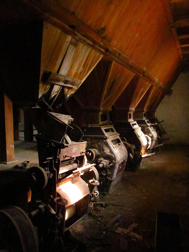 První noc jsme strávili v téměř stoletém mlýně na okraji Kútů.