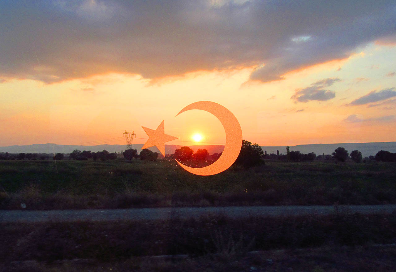 Slunce, měsíc a hvězdy najednou!