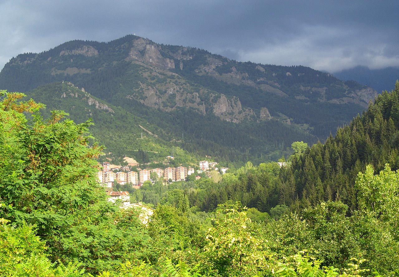 Zničehonic se před námi objevil Adamov!