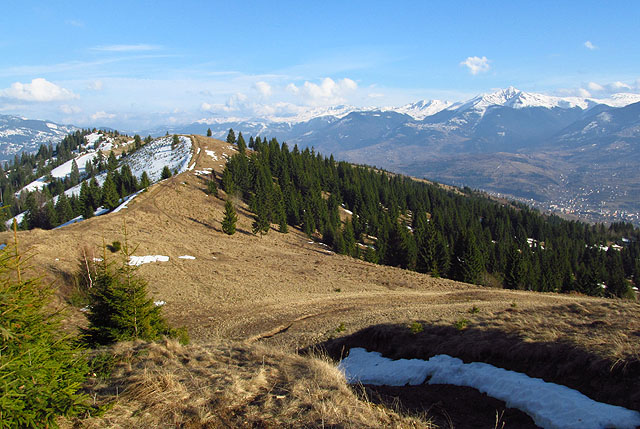 Na nejvyšším bodě naší cesty v sedle nad Borşou.