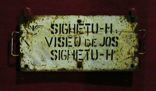 Některé vozy končí ve Vişeu de Jos, jiné pokračují do vnitrozemí.