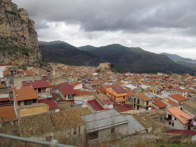 Piana degli Albanesi neboli Albánská Pláň.