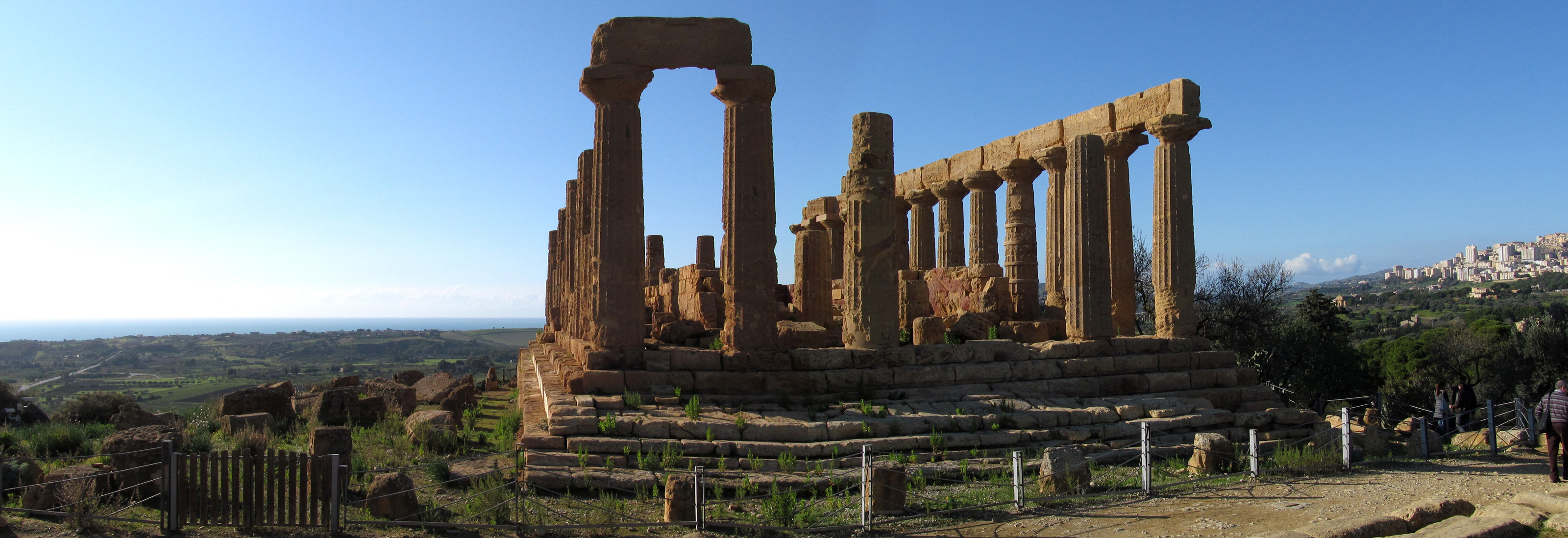 Dubnová procházka po vykopávkách nám spravila náladu.