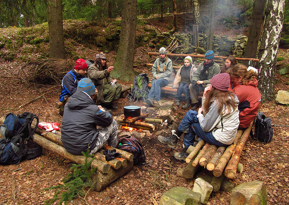 Tábořiště vypadala tak krásně, že jsme neodolali a na Empty campu v bývalém lomu jsme si ve starém hrnci uvařili oběd.
