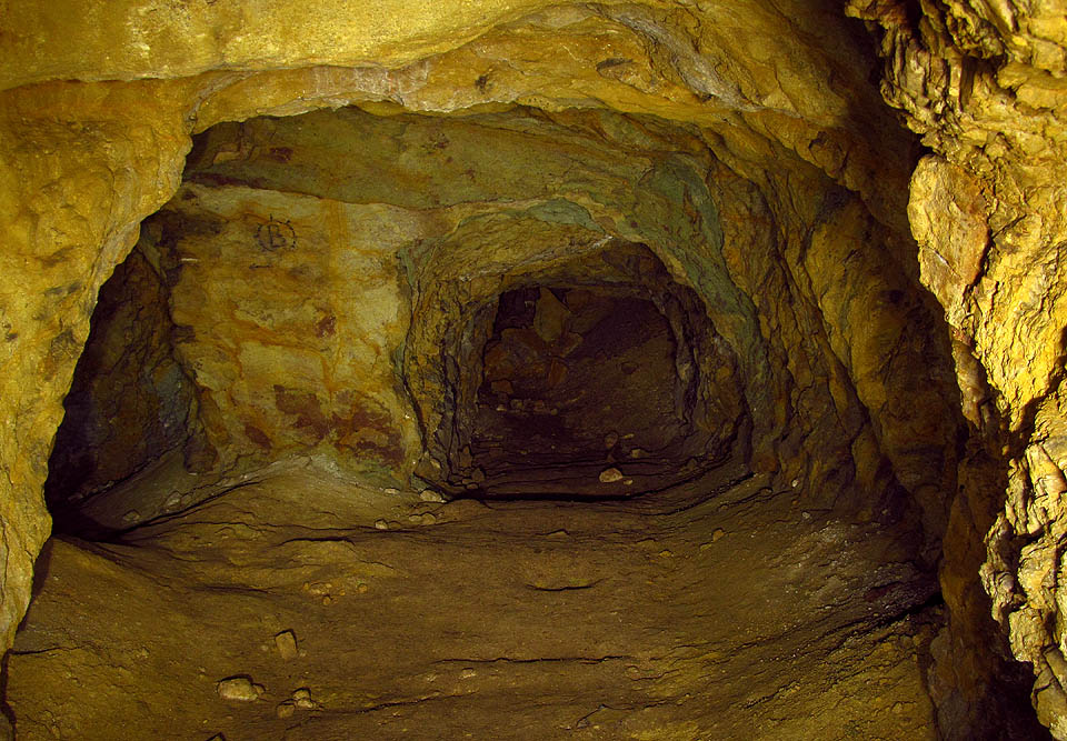 Těm, kteří podzemí na Amerikách moc neznají, mohou i ty ještě existující zbytky štol připadat jako labyrint.