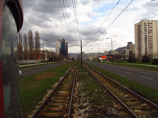 Tramvajová síť je tvořena jedinou dlouhou tratí s krátkou odbočkou k nádraží.
