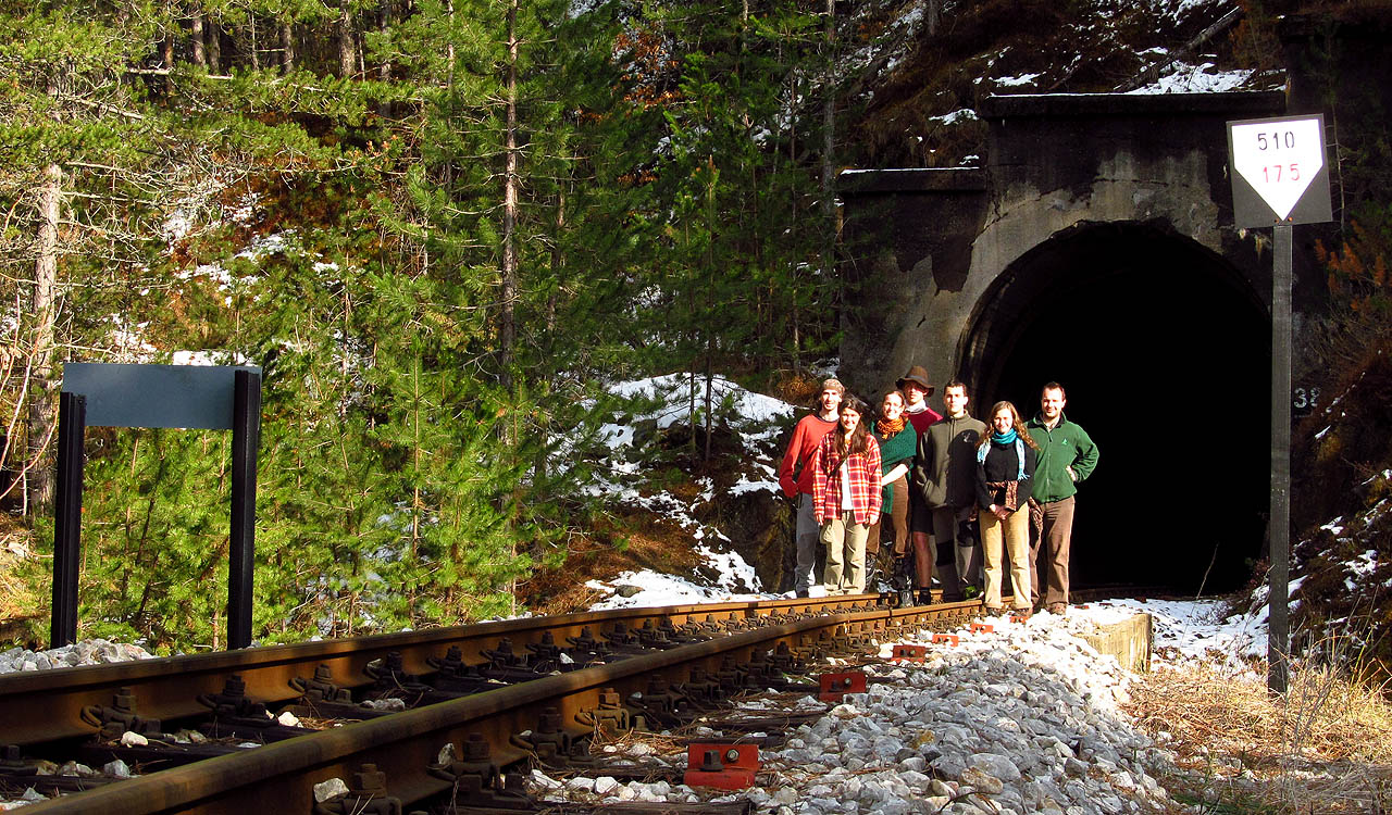 Jediná společná fotka - jak jinak než u tunelu.
