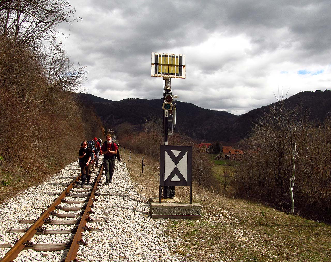 Vstříc státní hranici.