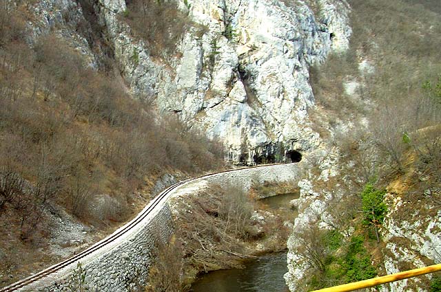 Také zbývající část trati do Višegradu je malebná.