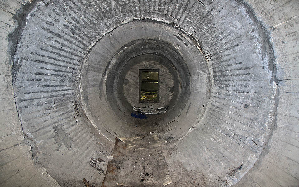 Ráno zjišťujeme, že se tu dala najít ke spaní i lepší místa než přístřešek ve slané mlze.