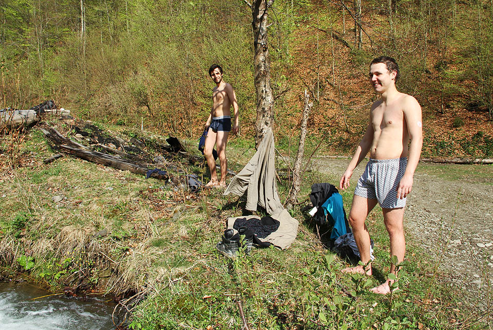 Když vysvitne slunko, nabízí se jedinečná příležitost ke koupeli, do které se nám v zamračených dnech nechce.