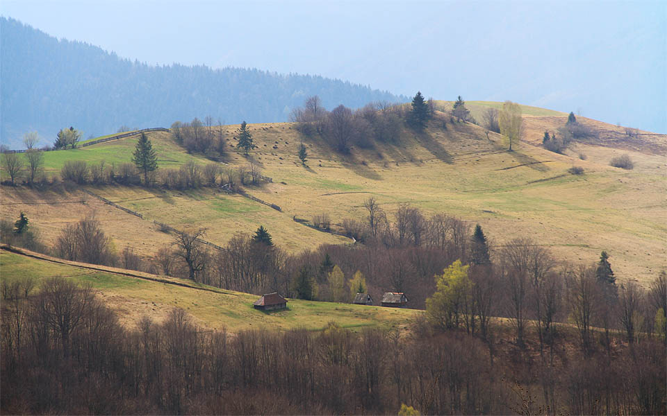 Pohledy ze sedla nad Міжгірї.