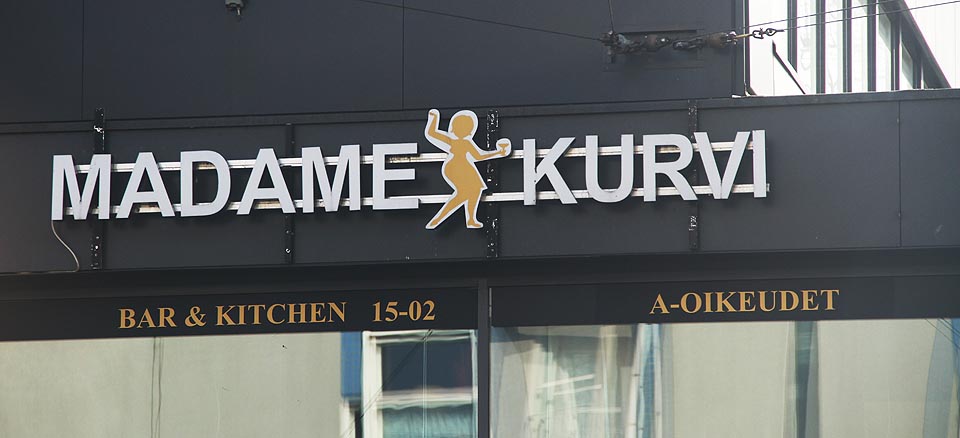 Ačkoliv je finština jeden z nejhůře srozumitelných jazyků v Evropě, některé nápisy jsme si přeložit dovedli docela dobře. Snad jsme se příliš nezmýlili.