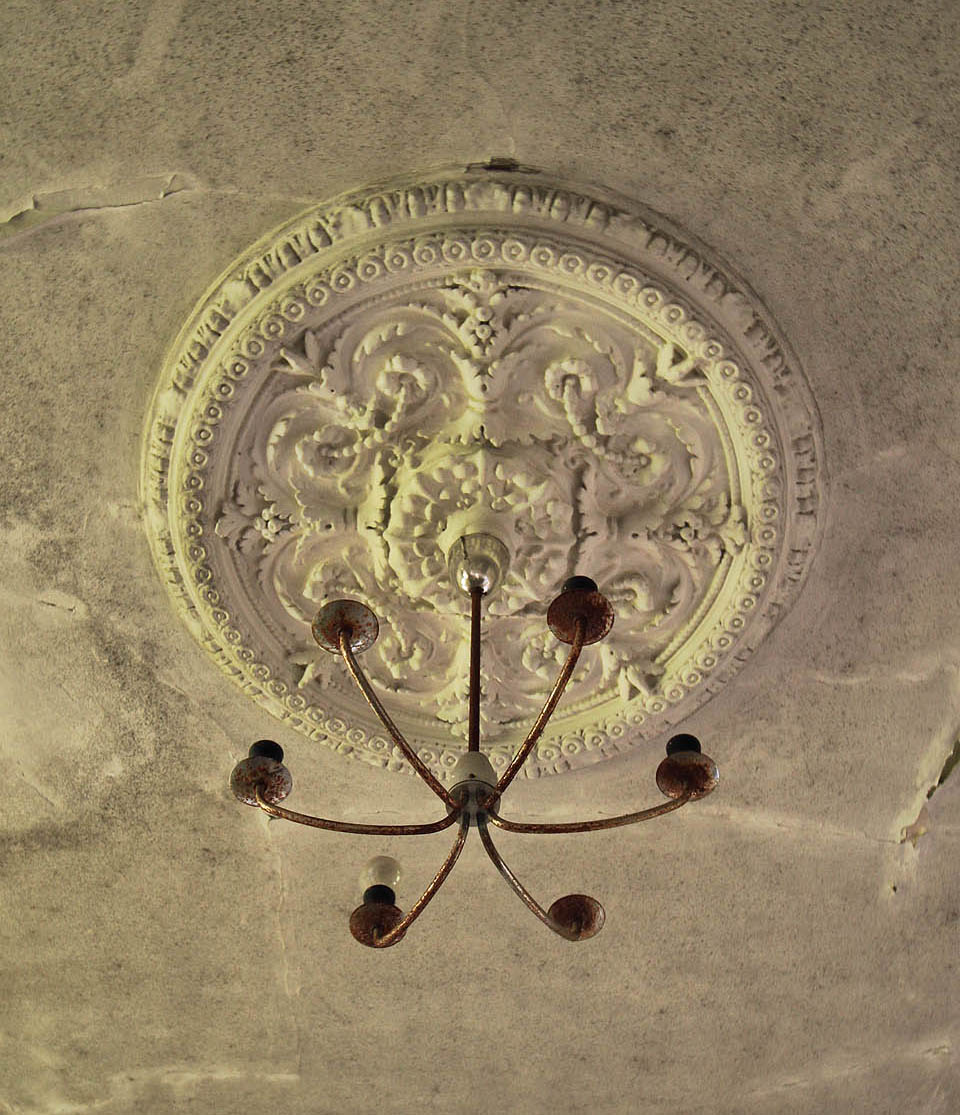 Na štukové výzdobě v roce 1901 ještě nešetřili. O 20 let později už by byla pro ostudu.