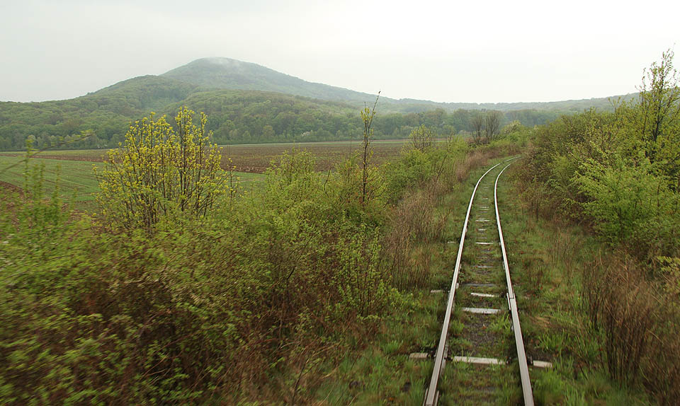 Kopec Шаланский Гелмец je prvním narušením jednotvárné roviny po dvaceti kilometrech jízdy z Виноградіва. Údajně jde o sopku kuželovitého tvaru vystupující z okolní planiny.