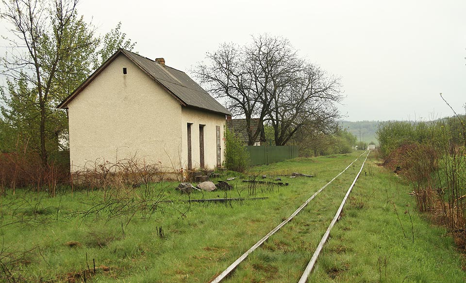 Také v bývalé stanici a pozdější zastávce Кам