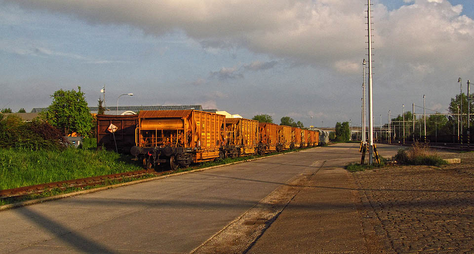 Stanice je hojně využita pro odstavování vozů mj. Železničního stavitelství, jehož areál je se stanicí spojen <a href=/Tema/Vlečka%20Brno-Slatina%20-%20průmyslový%20areál>vlečkou</a>.