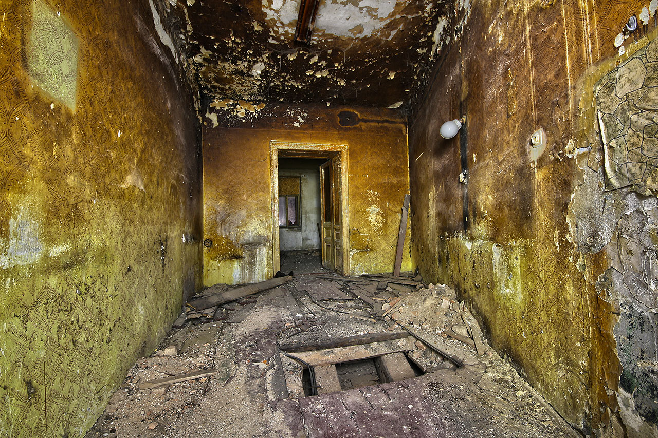 Vypadá to, že požár se podařilo uhasit včas. dům tak může v klidu dál chátrat a čekat na svoji rekonstrukci. Věříme, že město k ní, jako dobrý hospodář, přikročí záhy.