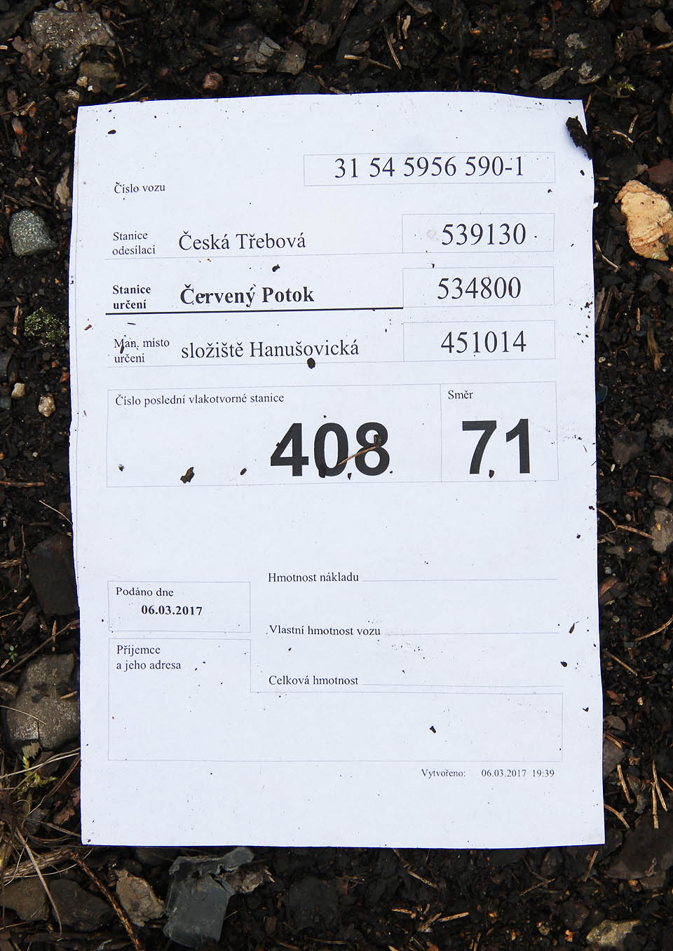 Nákladní doprava je ve stanici Červený Potok stále docela čilá. V roce 2017 tu manipulační vlak tu jezdil nejméně třikrát týdně.