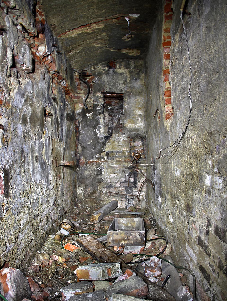 Těžko hledat v širším centru Brna lepší místo pro ukrytí čehokoliv, co už nikdy nemá spatřit světlo světa…