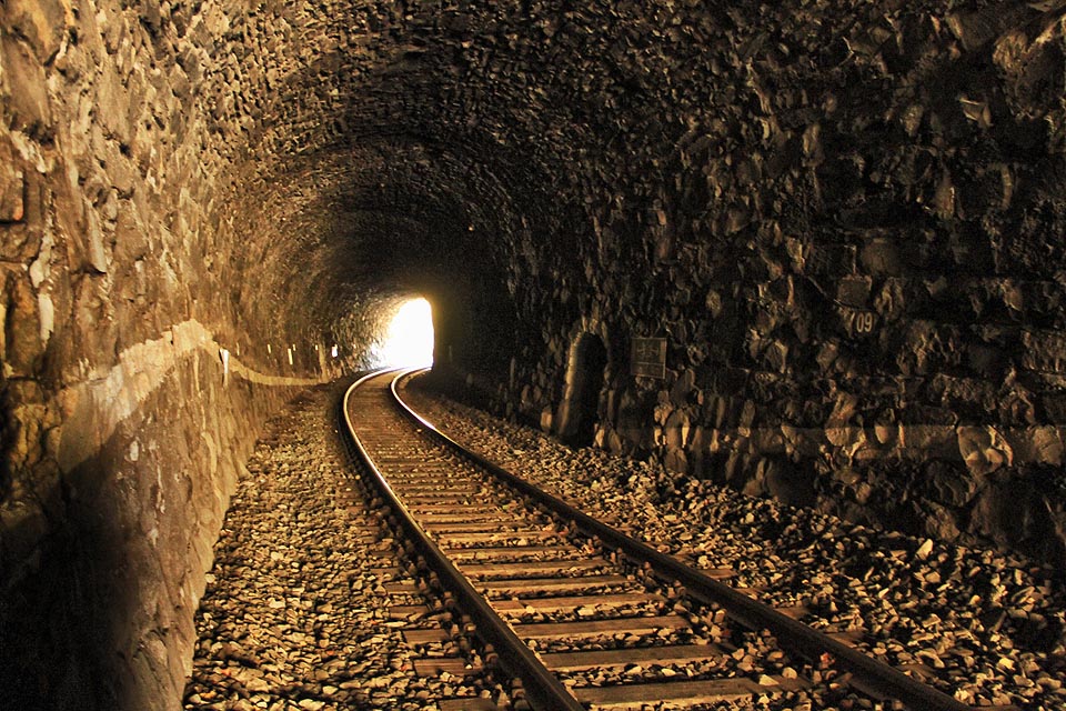 Tunel byl původně po celé délce vyzděn kamennými bloky.