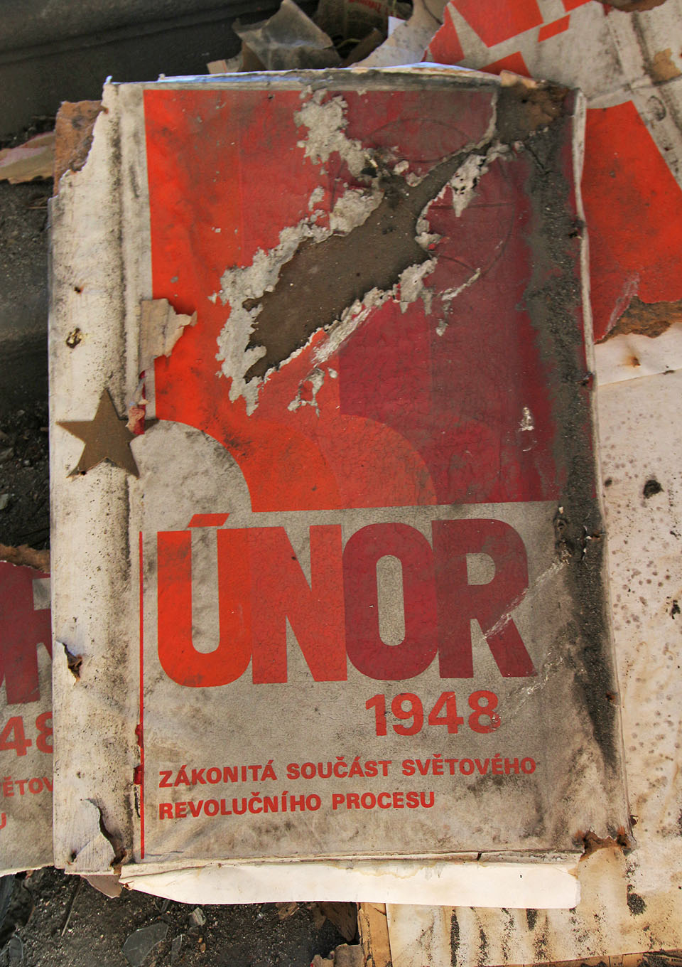 Únor 1948 se v Obnově zřejmě oslavoval s náležitou vervou…