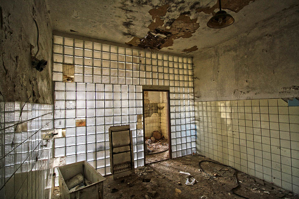 Luxfery, přeceňované a nedoceňované, zajímavé, v každém případě ale nepůvodní v zadním traktu hotelové kuchyně.