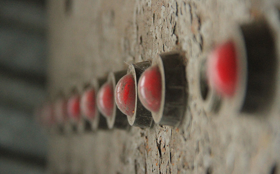 Všechno je v pořádku. Rudé kontrolky poslušně tmí, nehrozí nám tedy patrně žádné nebezpečí.