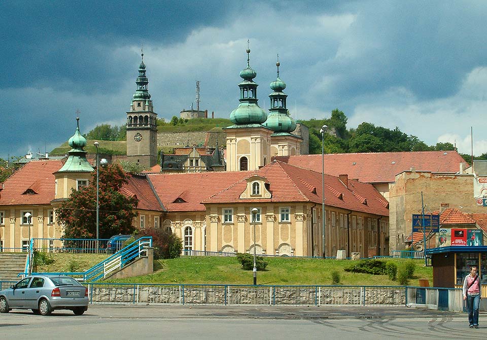 V roce 2006 svítilo na kladský zámek sluníčko. V roce 2006 svítilo na kladský zámek sluníčko.