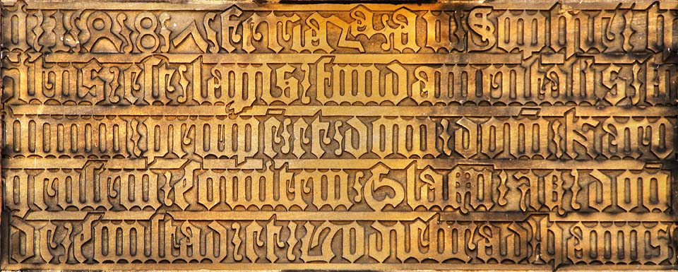 Rozluštění nápisů na gotických krakorcích není tak jednoduché, jak by se na první pohled mohlo zdát. Rozluštění nápisů na gotických krakorcích není tak jednoduché, jak by se na první pohled mohlo zdát.