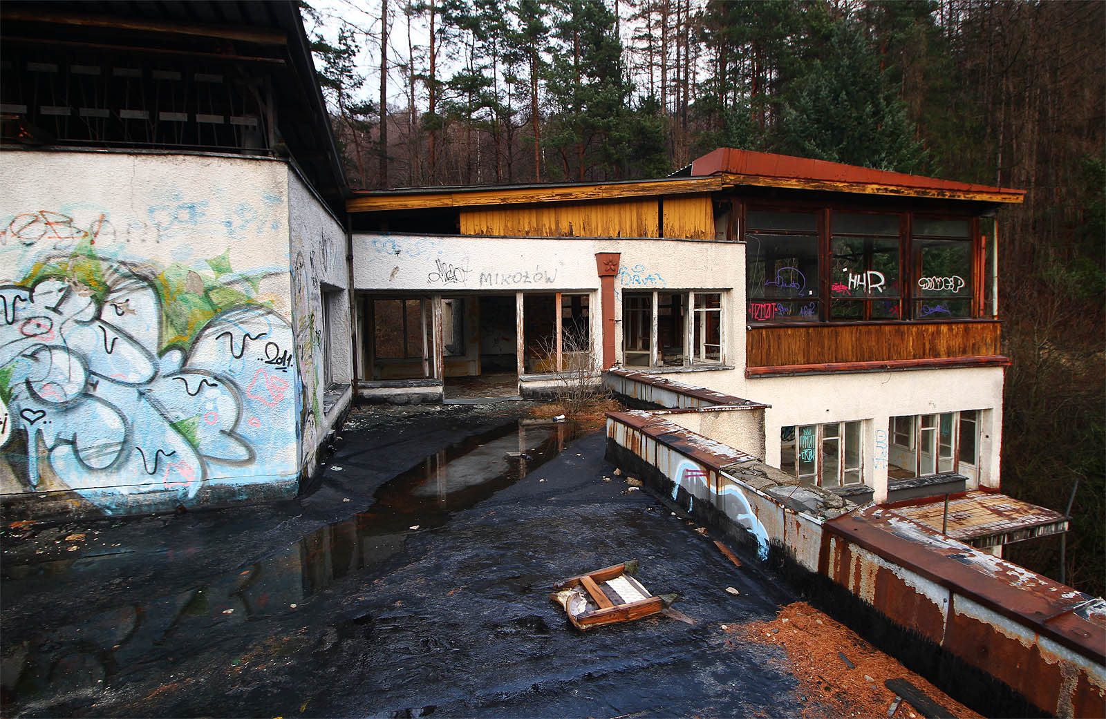 Před pár roky by možná jen málokdo čekal, že se zde bude opět stavět. Možná to moc lidí nečeká ani dnes.