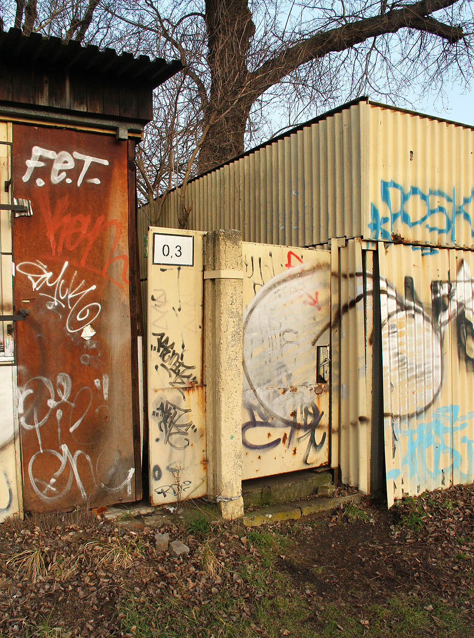 Kilometráž vlečky se počíná na výhybce A1 poblíž severního zhlaví původní stanice a s kilometráží souběžných staničních kolejí je nekompatibilní.