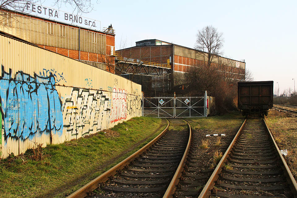 V roce 2015 byla <a href=/Tema/Vle%C4%8Dka%20Brno-Kr%C3%A1lovo%20Pole%20-%20stroj%C3%ADrna>vlečka do Královopolské strojírny</a> slabě, ale pravidelně využívána.