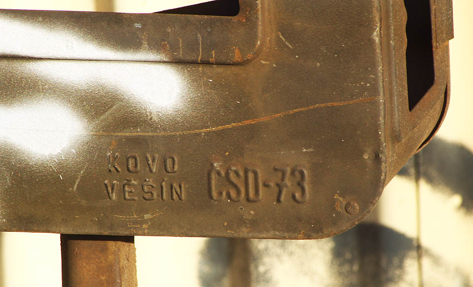 V roce 1973 dodávala návěstidla na výhybky pro celé Československo společnost Kovo z obce <a href=/Tema/V%C4%9B%C5%A1%C3%ADn>Věšín</a> na Příbramsku. Společnost prosperuje dodnes.