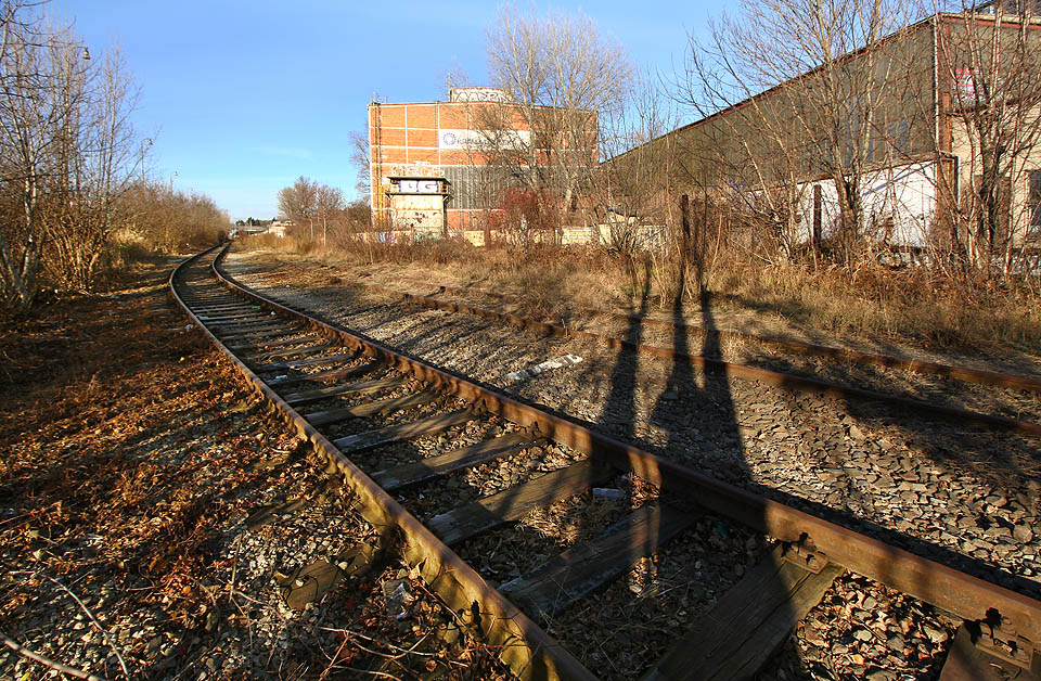 Místo odbočení <a href=/Tema/Vle%C4%8Dka%20Kr%C3%A1lovo%20Pole%20-%20vojensk%C3%A9%20sklady>vlečky do Montursdepa</a> z dnešní koleje č. 105 obvodu staré nádraží stanice <a href=/Tema/Brno-Kr%C3%A1lovo%20Pole%20(%C5%BEst)>Brno-Královo Pole</a>.