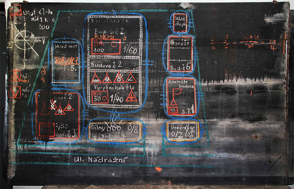 Velmi důkladné a podrobné schéma civilní ochrany zcela vymyšleného objektu sloučilo nejspíš k výukovým účelům.