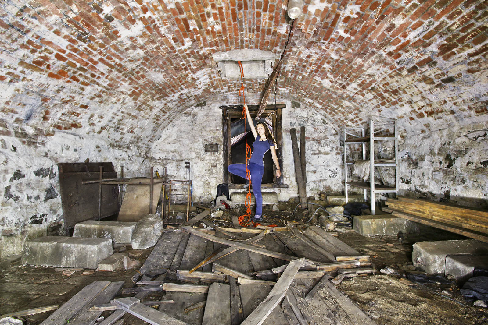 Kryt v Adamově za nádražím