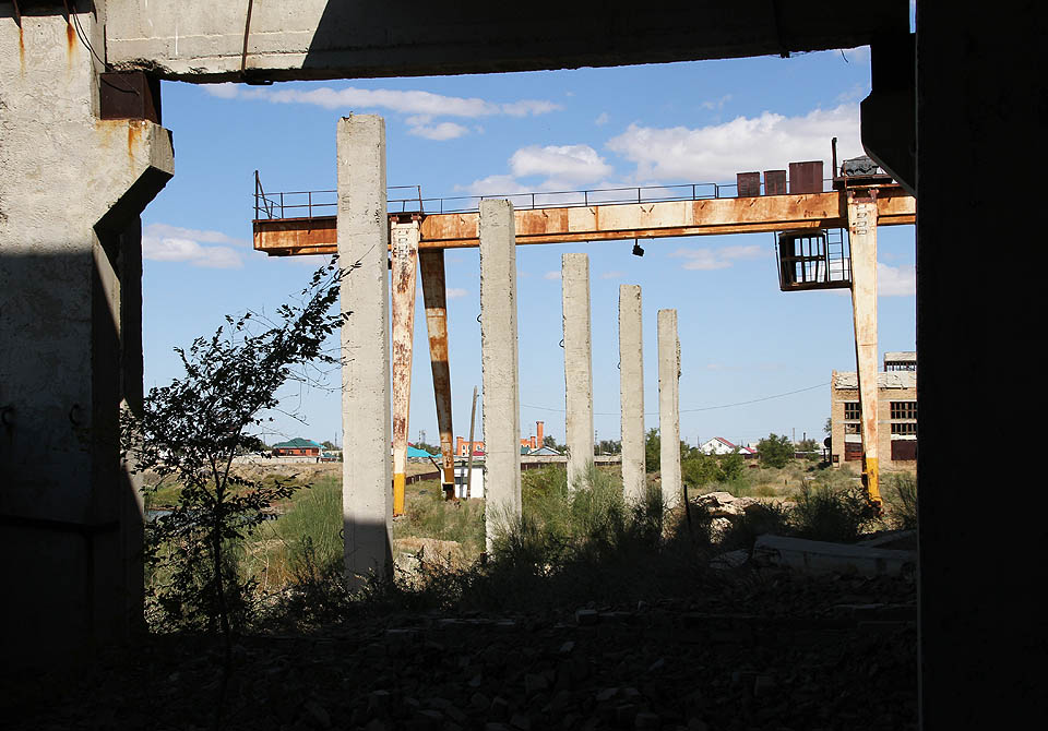 Kabina je prázdná a čeká na odvážlivce, který vyleze po žebříku, aby se v ní usadil.